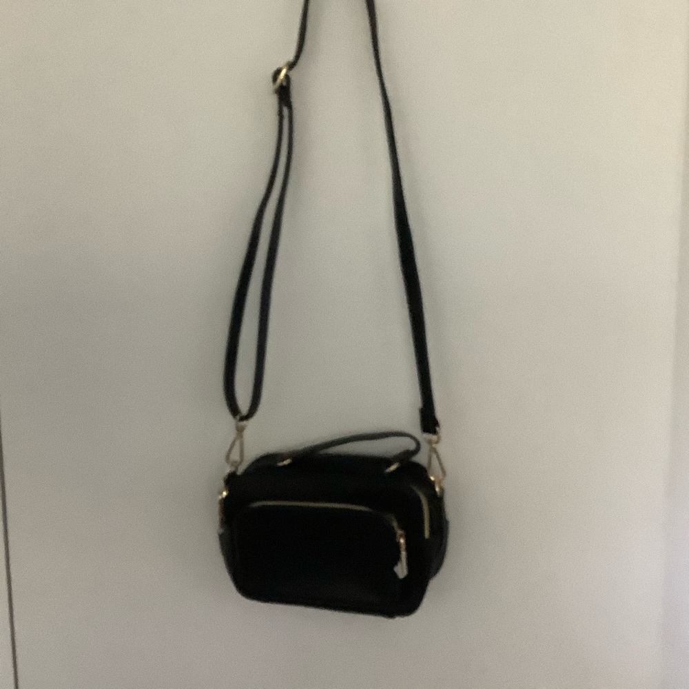 Women’s bag no tear normal wear used black/gold